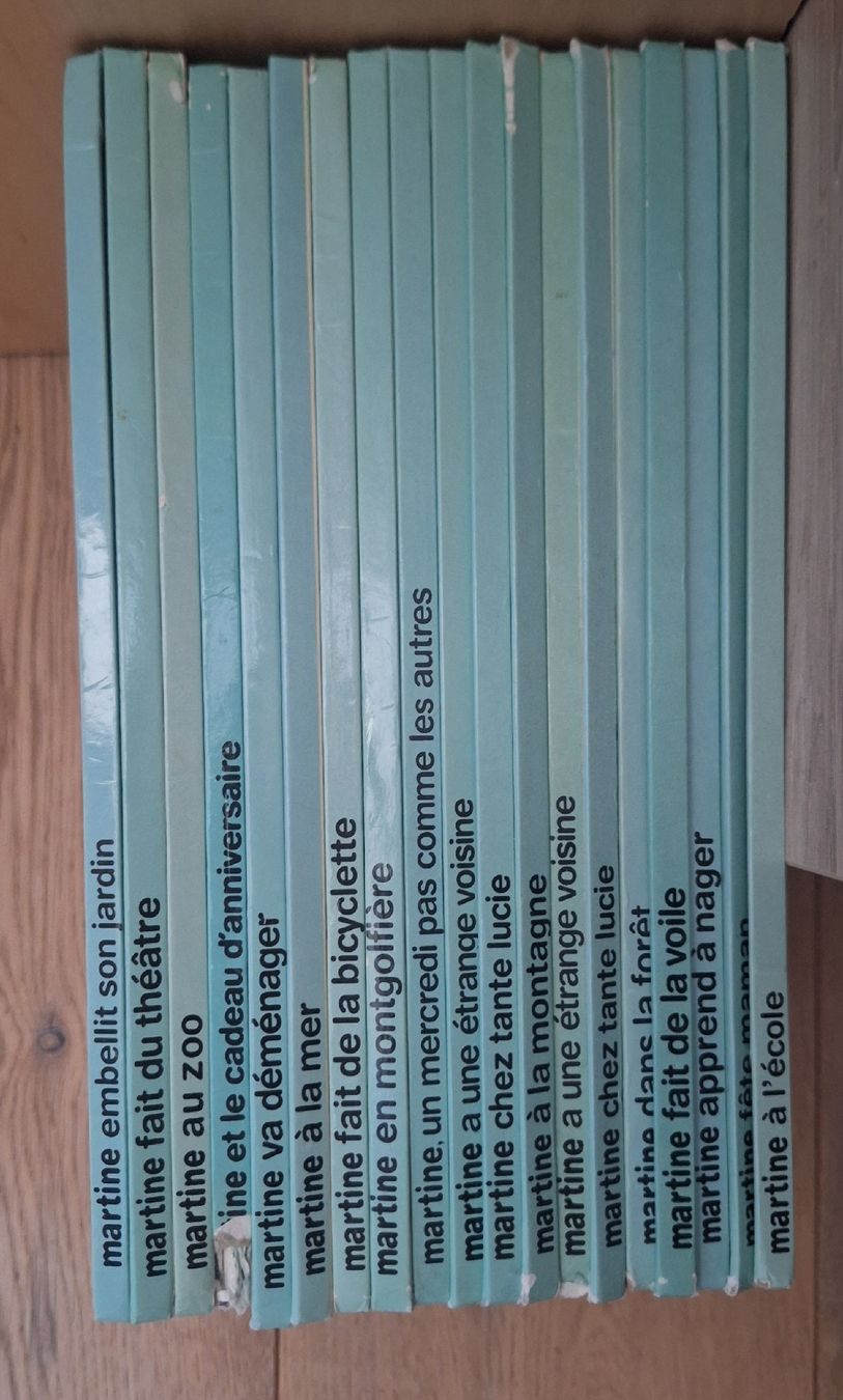 Libri: Lot de 19 livres Martine  – Usato da La Chaux-de-Fonds venduto da kellina 1
