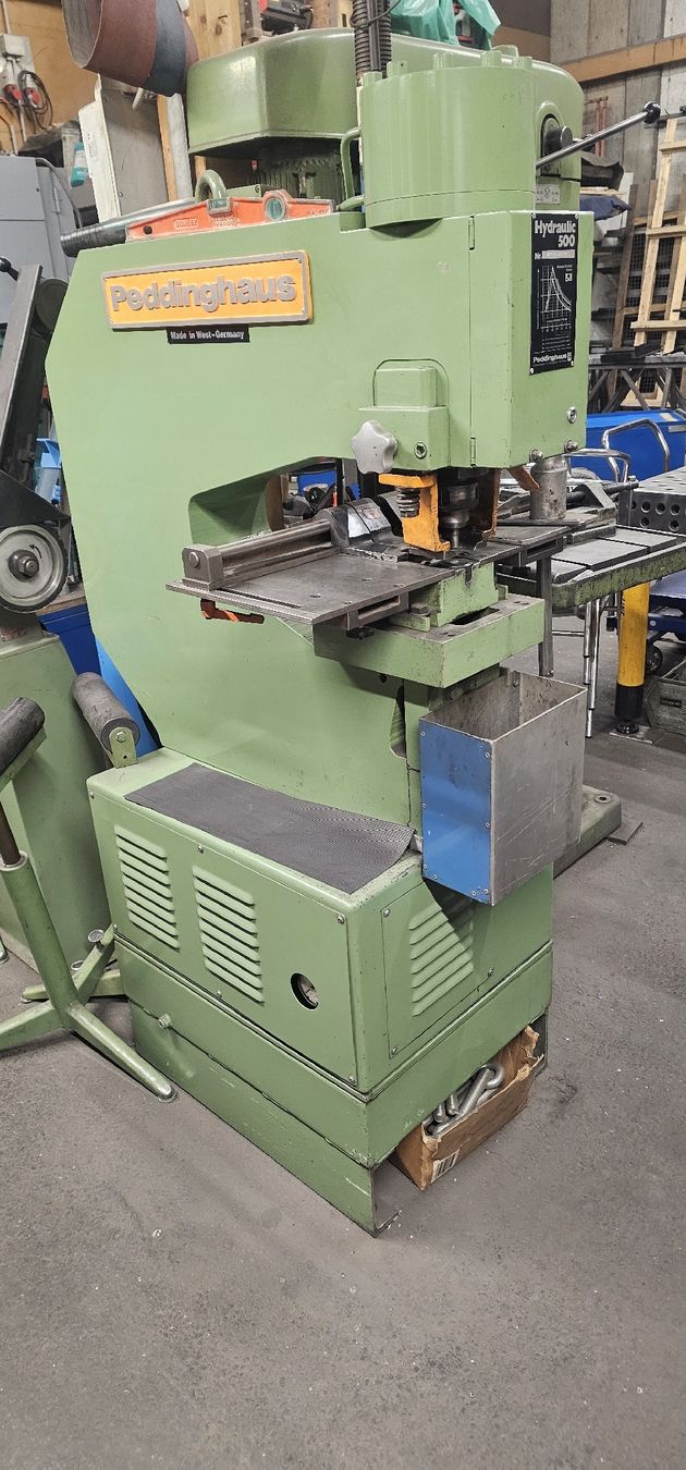 Tutte le macchine: Stanzmaschine  Peddinghaus Hydraulic 500 – Usato da Emmenbrücke venduto da inf_l8yf 1