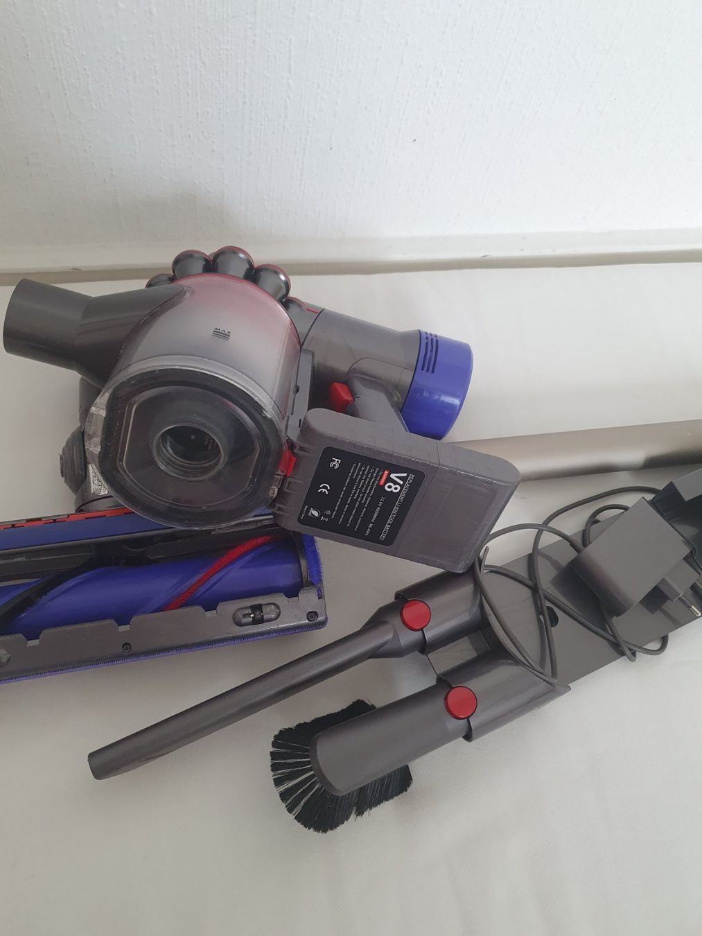 Dyson Aspirapolveri & Accessori: Aspirateur Dyson V8 Absolute, d'occasion – Usato da Lausanne venduto da Af2016 4