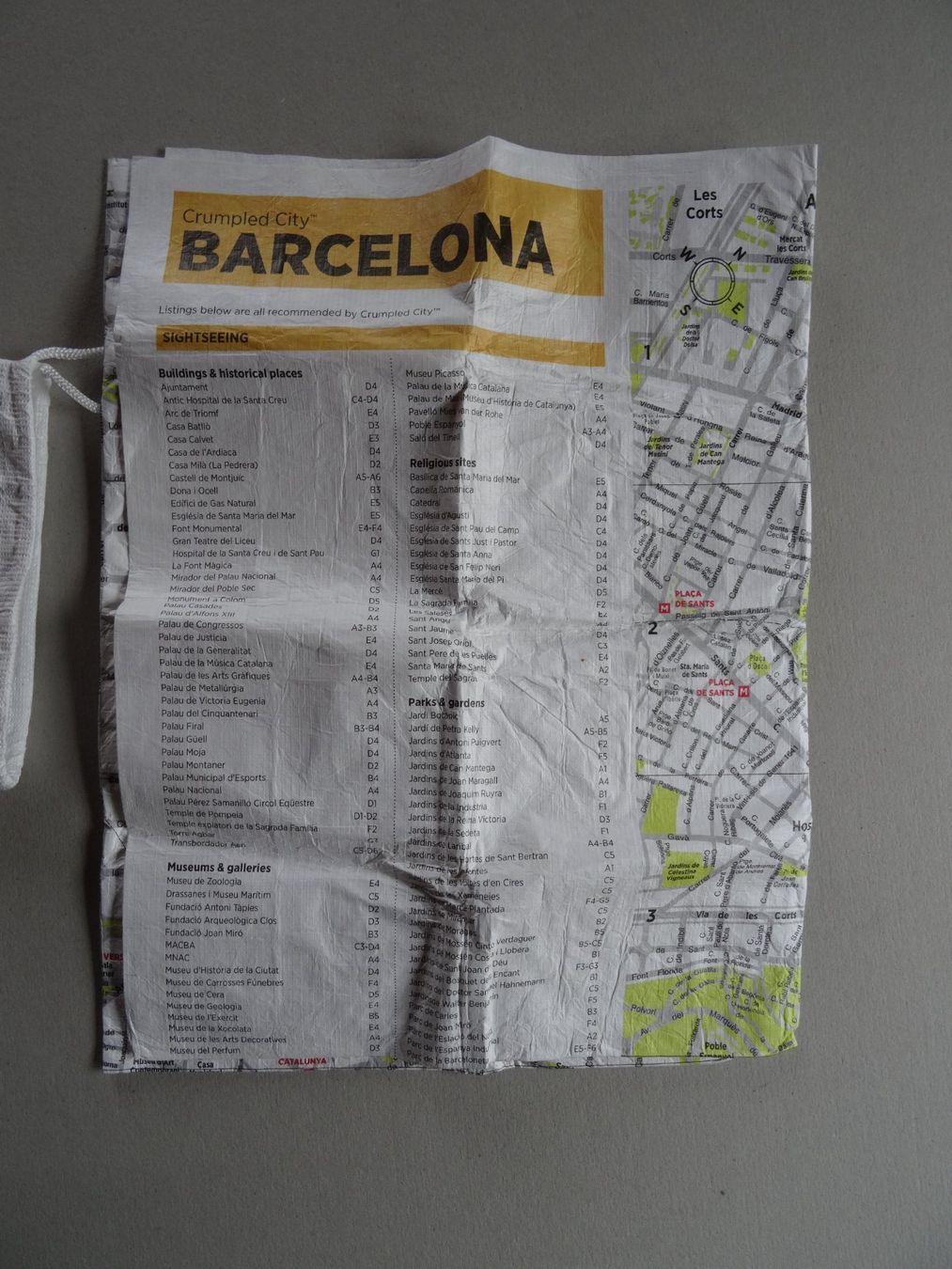 Cartine & Atlanti: Stadtplan Barcelona - "Crumpled City Map" in Beutel – Usato da Mühlrüti venduto da Dadadachs