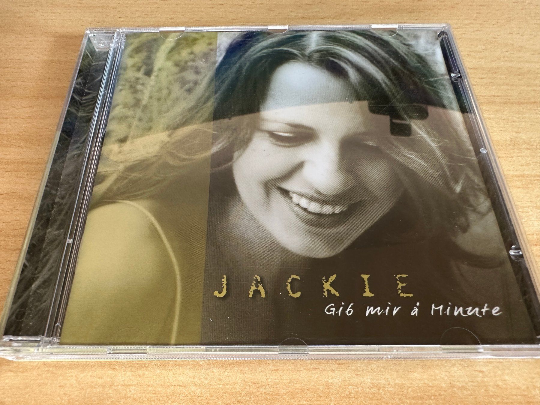 CD: Jackie Leuenberger - Gib mir ä Minute – Usato da Rikon im Tösstal venduto da Alpenmutz