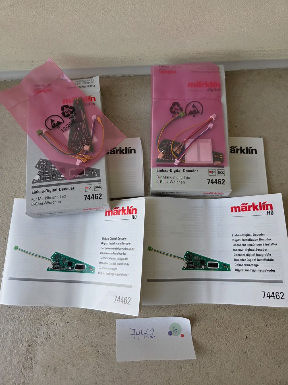Märklin Modellini di ferrovie: Märklin Einbau-Digital-Decoder 74462 (6) - 2 Stk. – Nuovo e nell'imballaggio originale da Udligenswil venduto da Giordi3 1