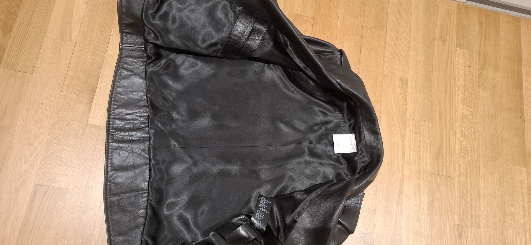 Sandro Jacken: Sandro Leather Jacket Black Size M Good Condition – Gebraucht aus Wallisellen von joe_w8ns 9