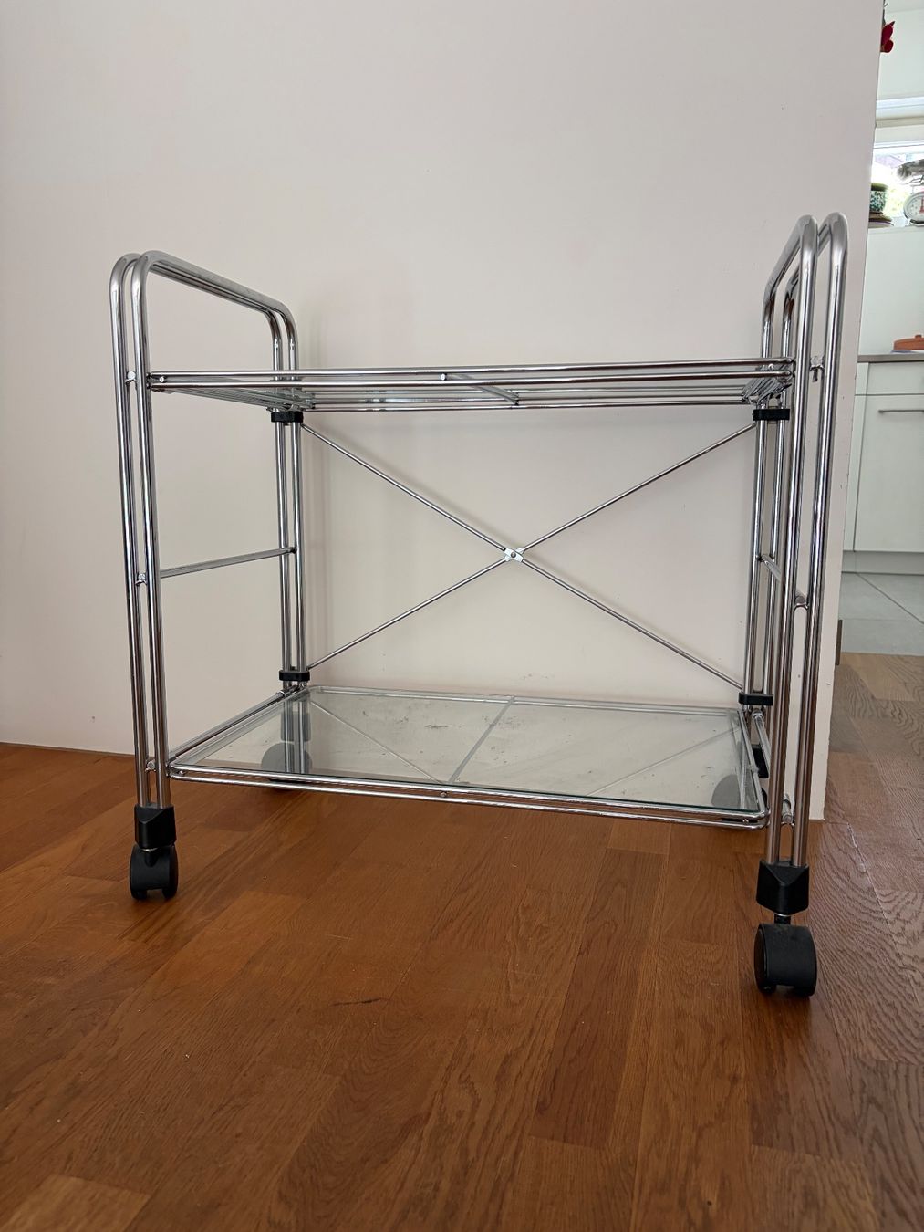 Mobili & Arredamento: Chrom Beistelltisch – Usato da Luzern venduto da THINGS-11 4