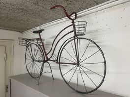 Deko-Fahrrad mit Blumentopfhalterungen