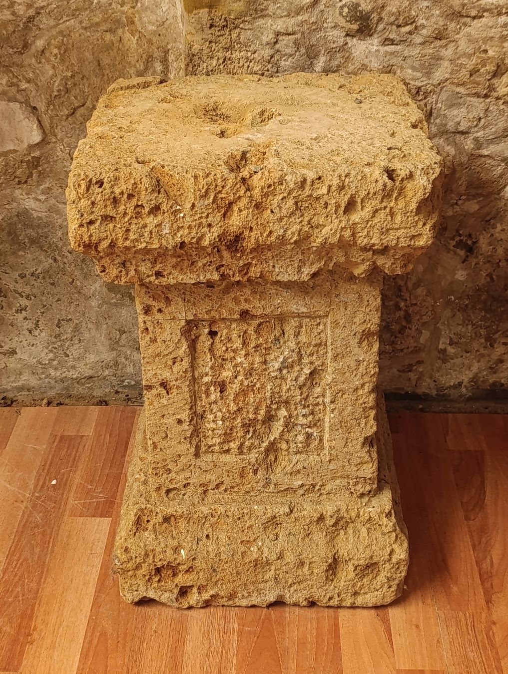 Sculture & Statue: Antiker Naturstein Sockel  – Usato da Hochfelden venduto da Relict 2