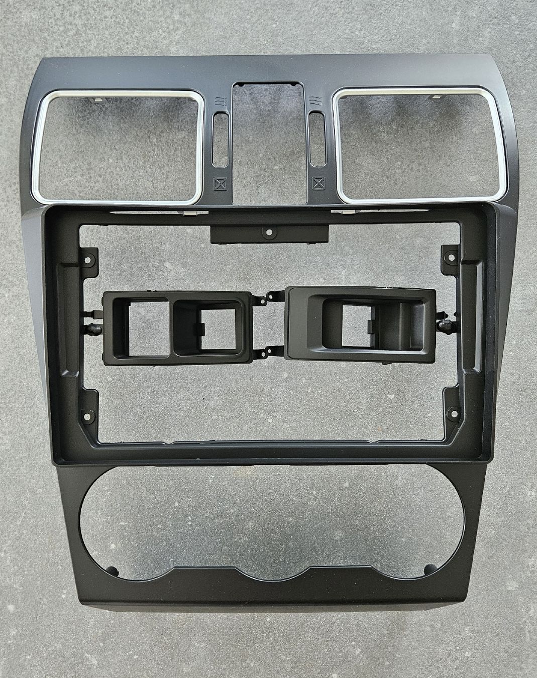 Subaru Toutes les pièces auto: Façade console centrale Subaru Forester 2013-2014 Android – Neuf avec emballage d'origine à Porsel par mac_ly6g