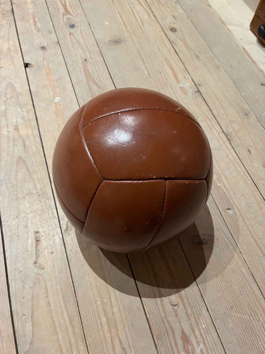 Bälle: Alter Lederball – Gebraucht aus Steffisburg von Reitschel5 5