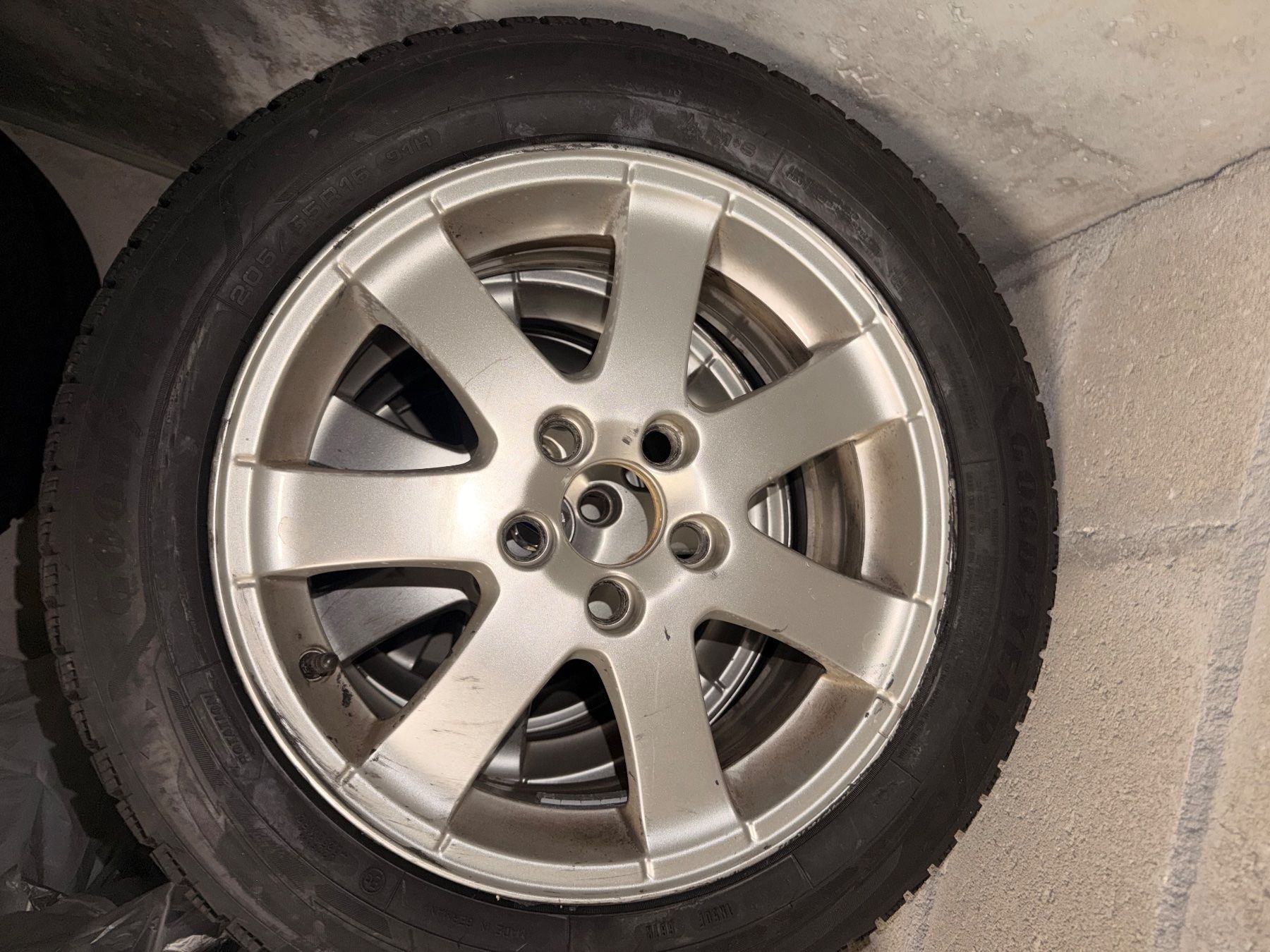 Volvo Pneumatici & Ruote complete: Räder Volvo V50 – Usato da Turtmann venduto da nic_szs2