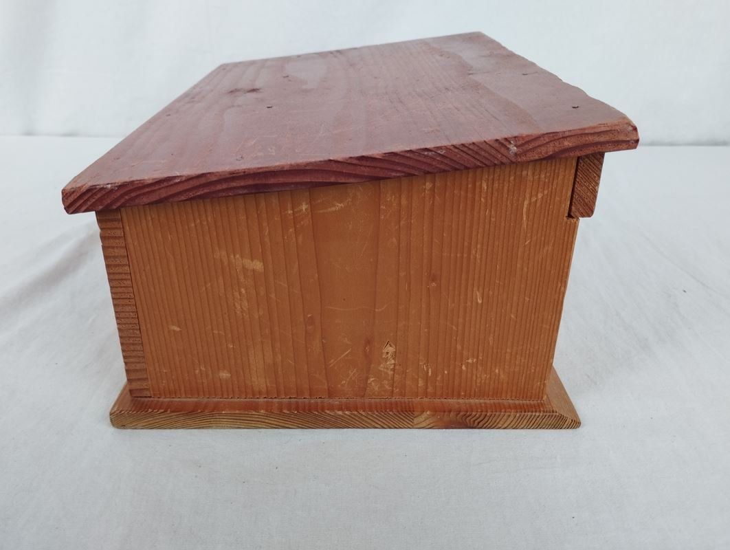 Spielzeuge: Antike Holz-Spielzeug-Garage – Gebraucht aus Schübelbach von Restwert_Schubelbach 4