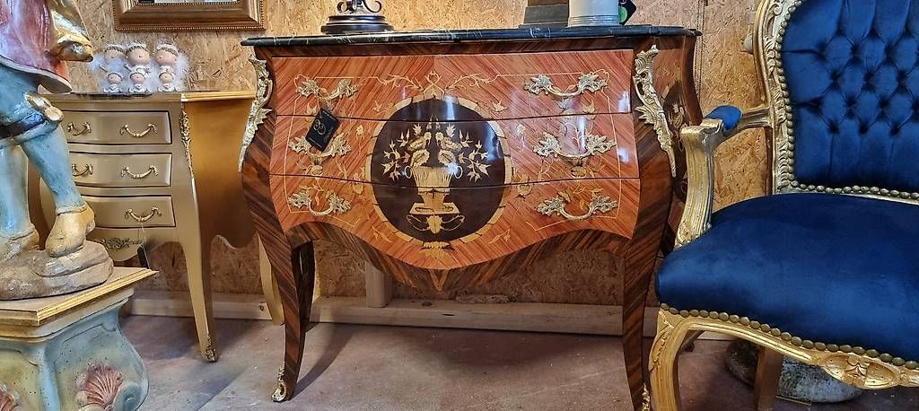 Cassettiere: Französische Kommode Louis XV, geschweift – Usato da Kaufdorf venduto da Nati-Nati 1