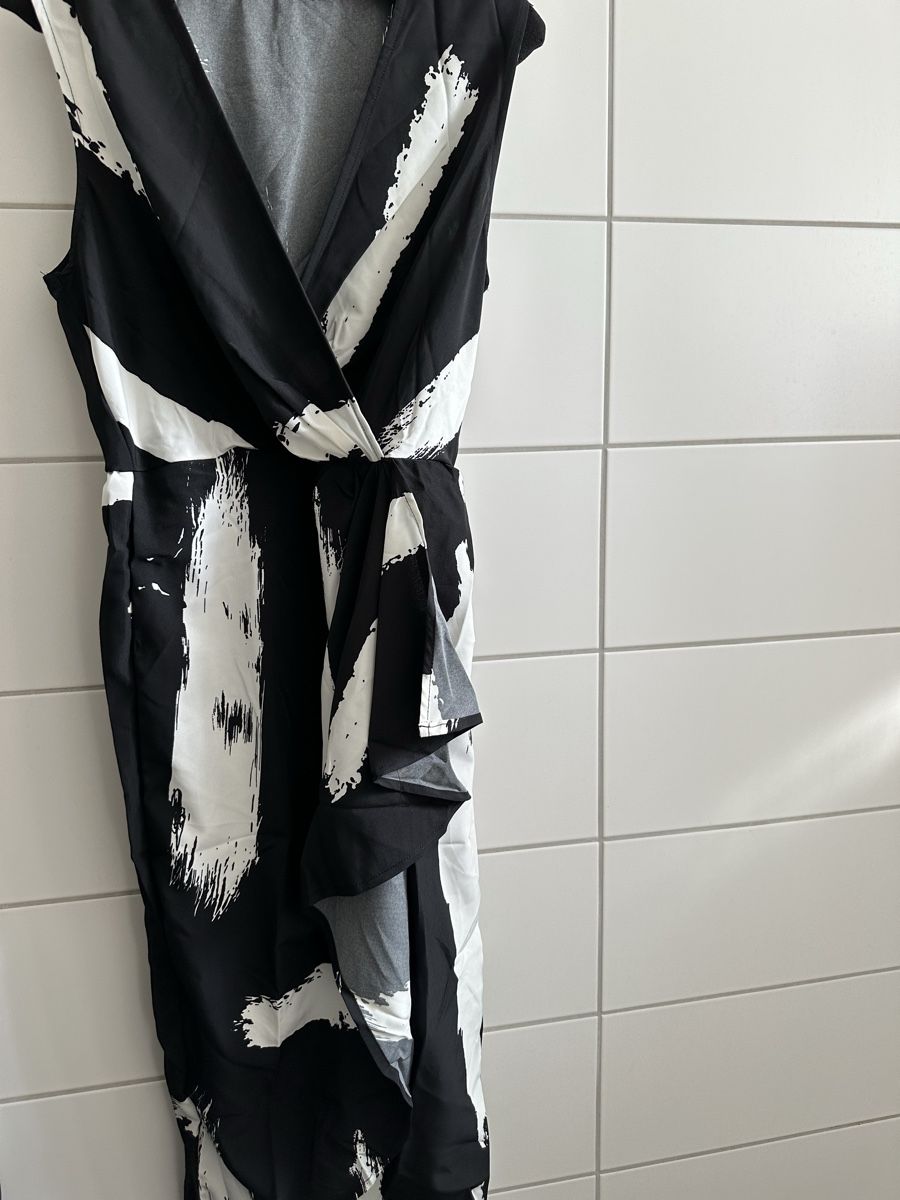 Vestiti: Damen Wunderschöne Kleid Grösse/M – Nuovo (secondo la descrizione) da Basel venduto da Ivana_4 3