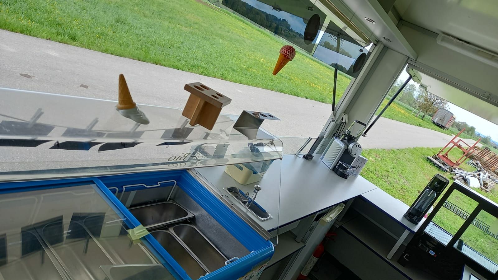 Rimorchi: Foodtruck – Usato da Zollikofen venduto da reuteri06 6