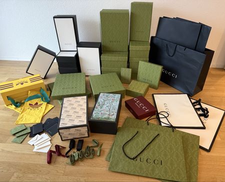 Grosse Gucci Auflösung Boxen, Tragetaschen Limited Editions