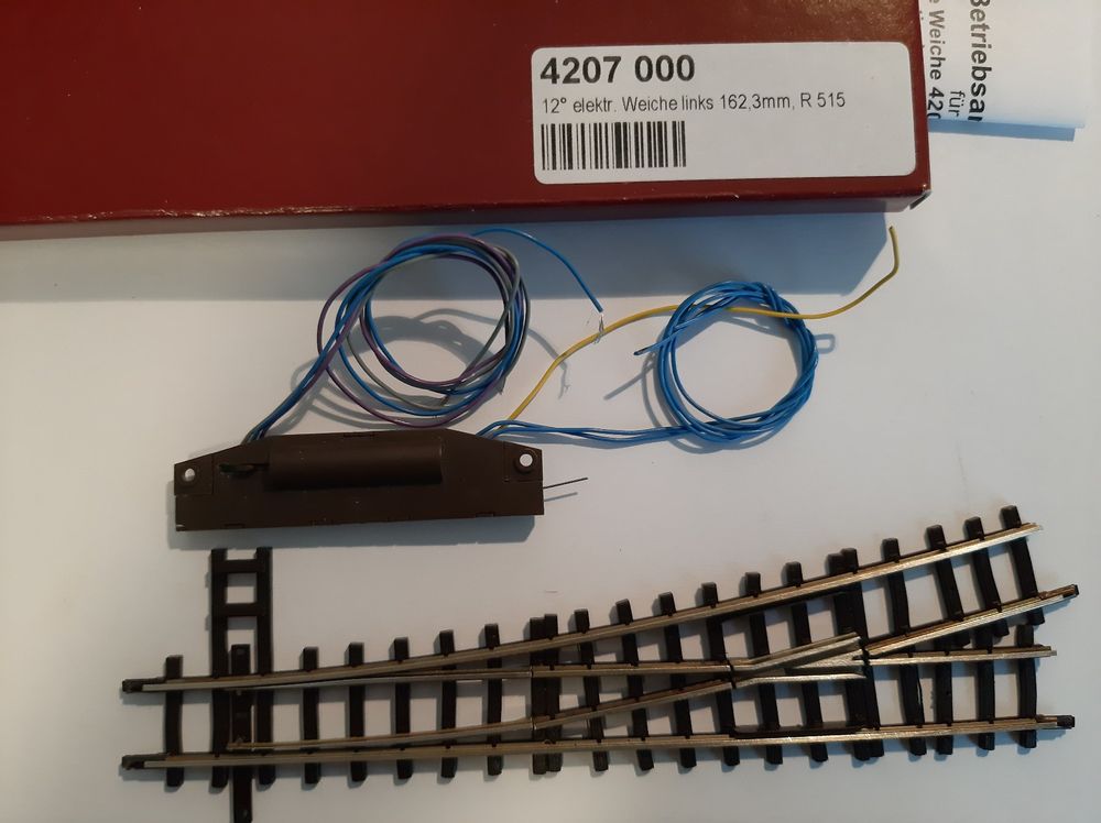 Bemo Modelleisenbahnen: Bemo H0m 4207 000 elektrische Weiche links 12° – Gebraucht aus Thun von Schwarzsee48