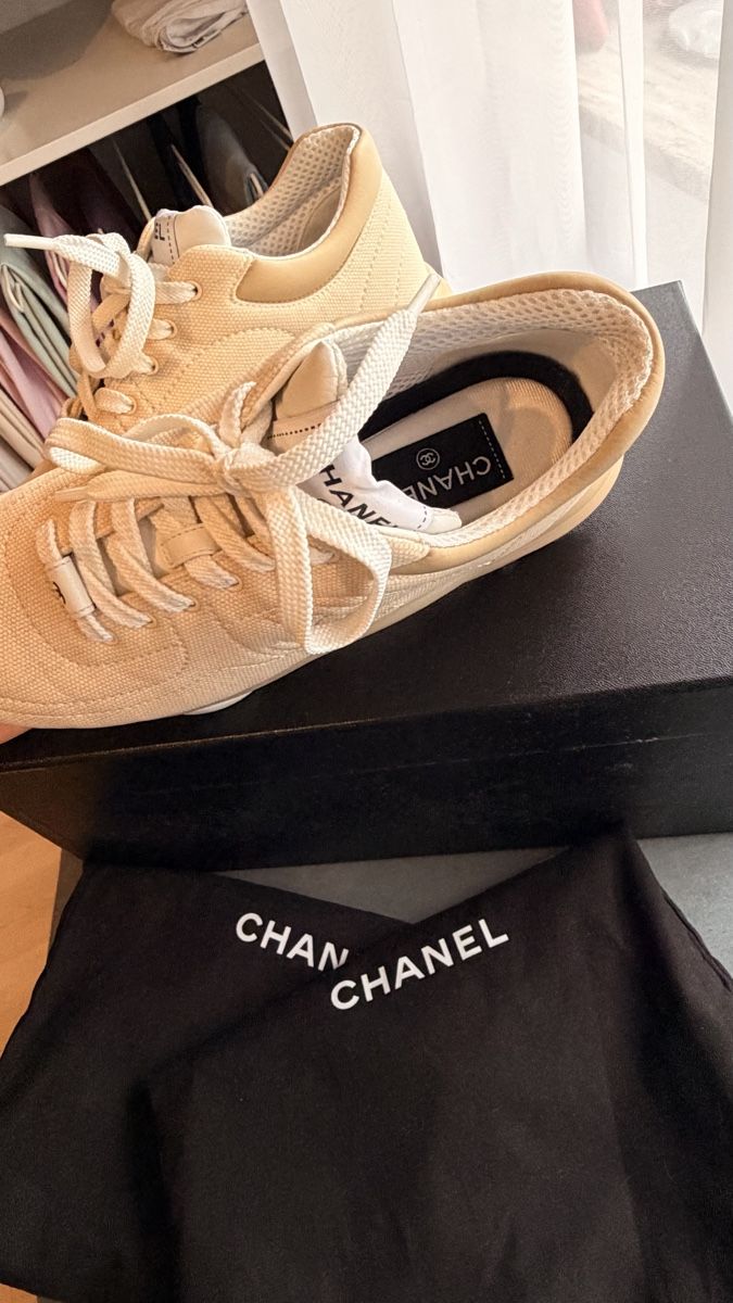 Chanel Damenschuhe: Chanel trainers, Size 37, Beige. Excellent condition! – Neu (gemäss Beschreibung) aus Zürich von ele_5wrd 6