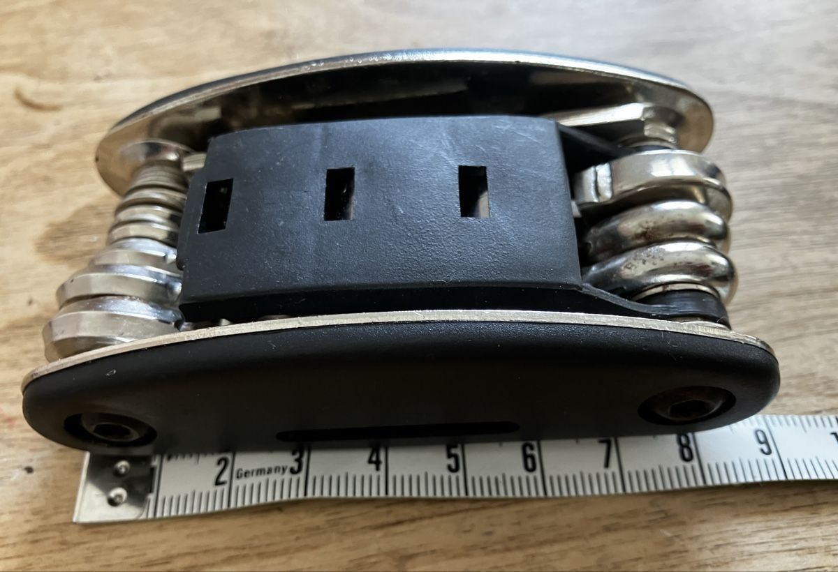 Tutti gli attrezzi: Werkzeug-Multitool – Usato da Buchs AG venduto da Allerleis 6