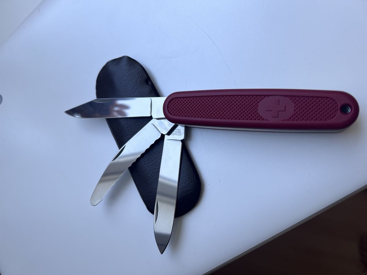 Victorinox Coltelli tascabile: Victorinox Bianco 108mm limited – Nuovo (secondo la descrizione) da Oftringen venduto da btt_ddb9 3