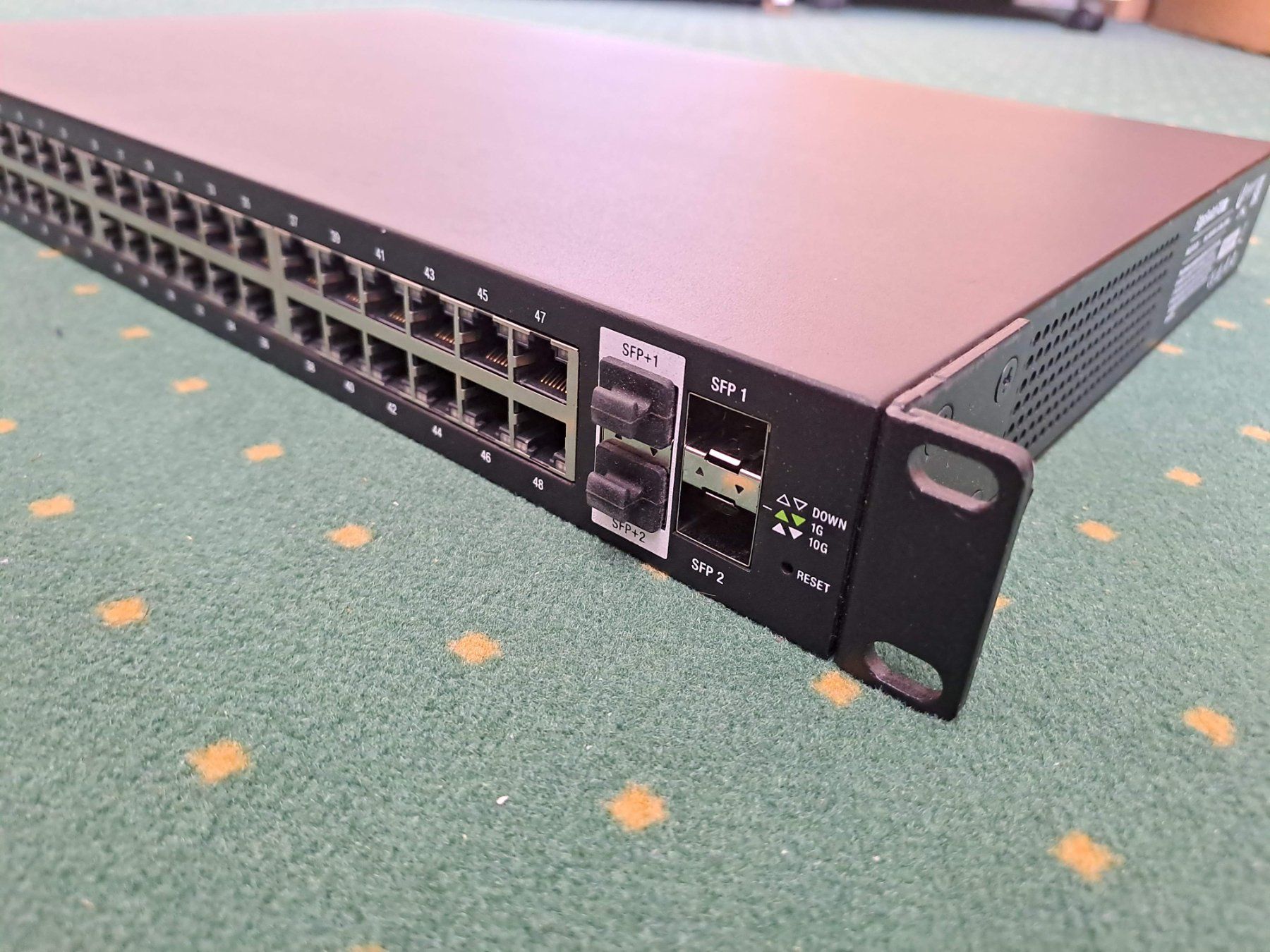 Ubiquiti Hub & Switch: Ubiquiti EdgeSwitch 48 Lite – Usato da Nussbaumen AG venduto da Aurelio24 2