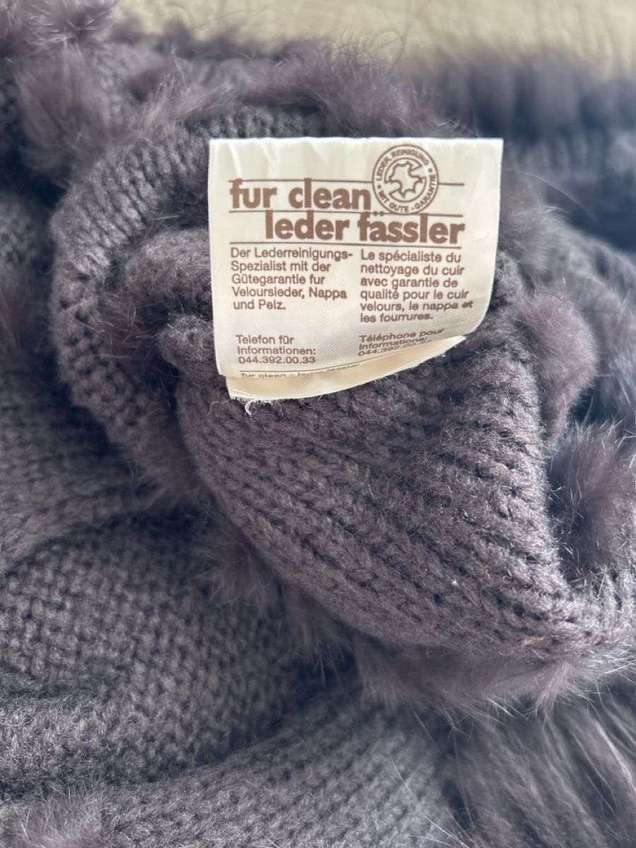 Altro in  Abbigliamento & Accessori: Poncho mit Hasenfell-Einsatz von Leonardo – Nuovo e nell'imballaggio originale da Ennetbaden venduto da Elacsap 2