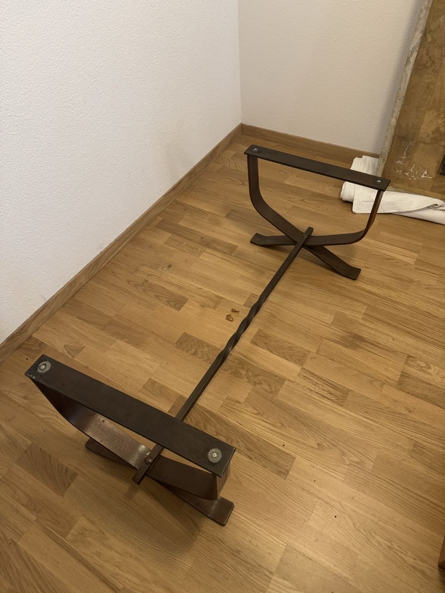 Tische: Massiver Marmor Salontisch mit schmiedeisernem Tischgestell – Gebraucht aus Bern von tetraodonnie 5