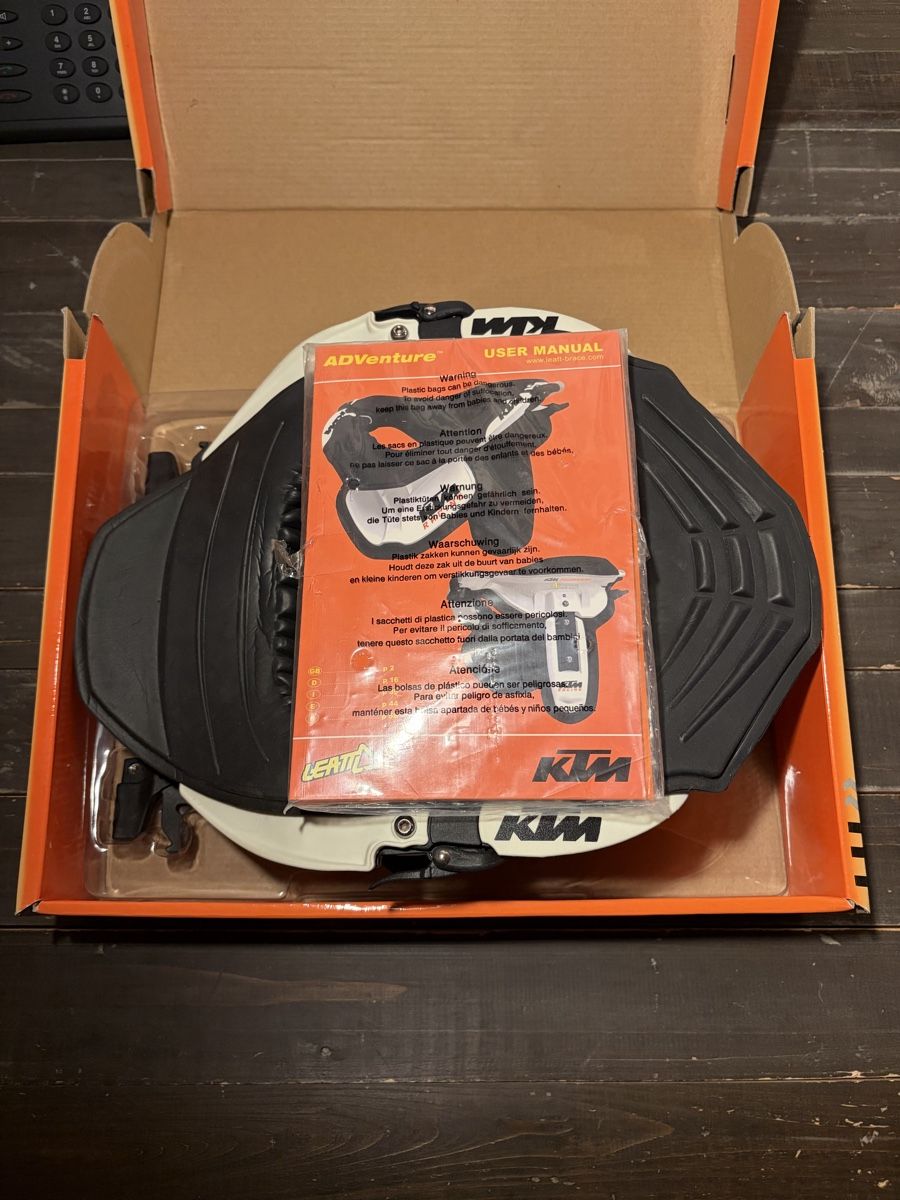 Protezioni & Imbottiture: KTM Kids Neck Brace ADV – Usato da Rougemont venduto da Fossati07