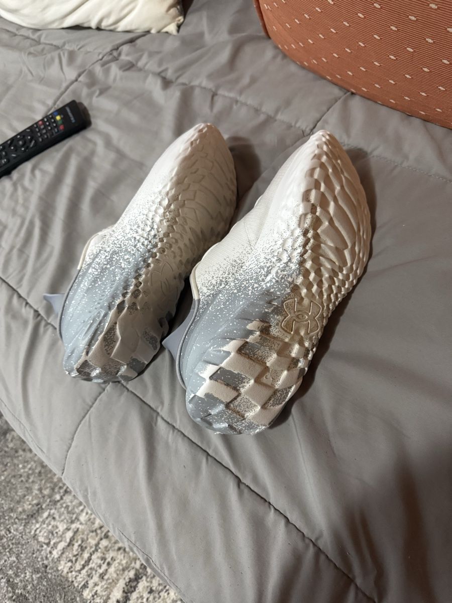 Under Armour Scarpe da uomo: Chaussures Under Armour HOVR, Slip Speed – Nuovo (secondo la descrizione) da Chesières venduto da JMStore 3