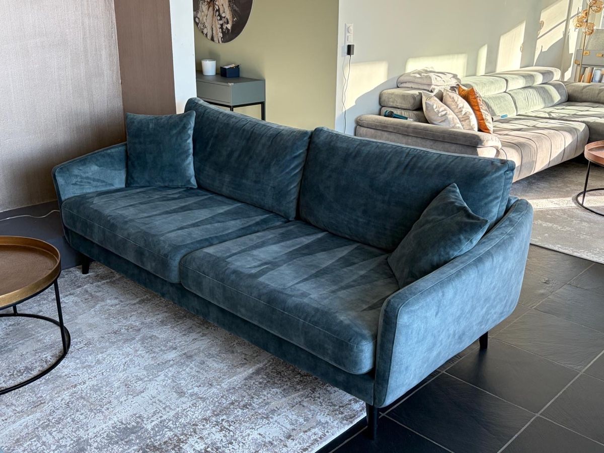 Livique Divani: Schönes Sofa, neuwertig – Nuovo (secondo la descrizione) da Eggenwil venduto da desibetschart