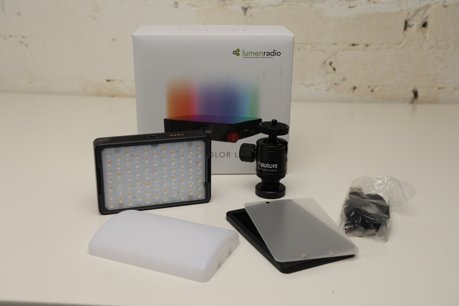 Aputure Lampade: Aputure MC Pro Videolicht mit Akku – Nuovo (secondo la descrizione) da Flawil venduto da rho199