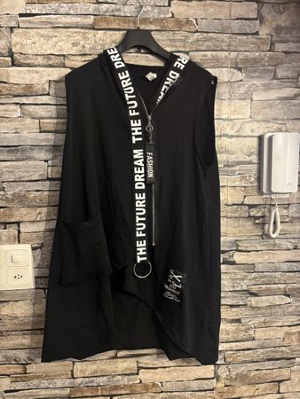 Veste mit Schriftzug