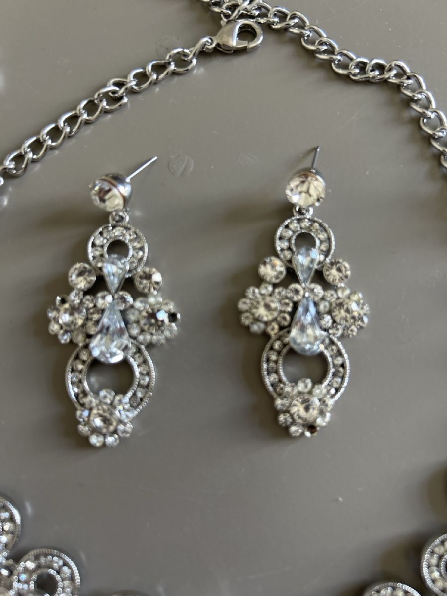 Altri gioielli: Glamouröses Schmuckset mit Strass – Usato da Basel venduto da JasminJE 1