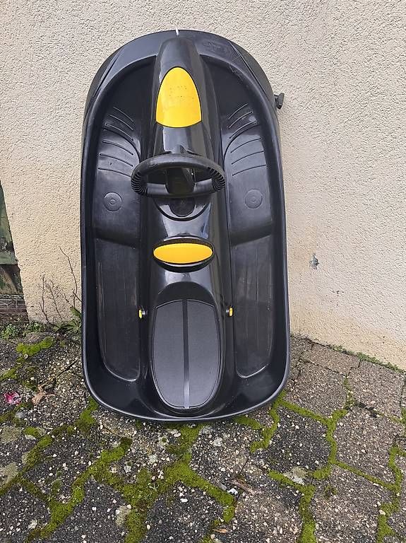 Schlitteln: Bob enfant avec volant – Gebraucht aus Gland von est_thw6