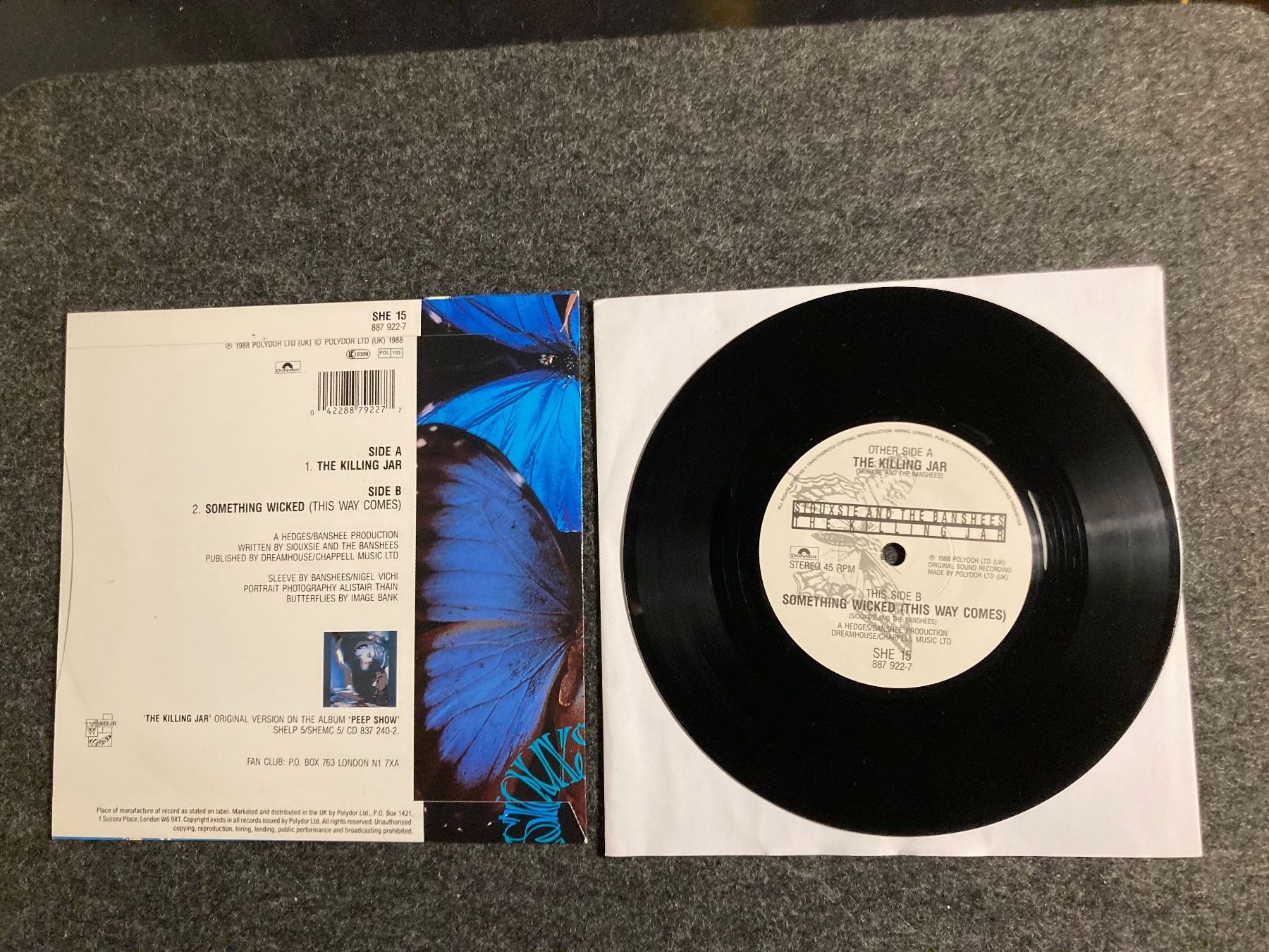 Dischi in vinile: Siouxsie And The Banshees - The Killing Jar (7") – Usato da Fribourg venduto da Karushi 1