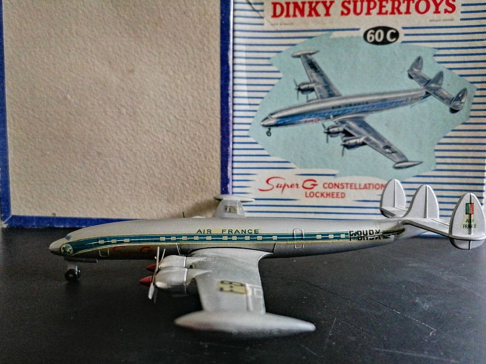 LOOKHEED SUPER CONSTELLATION Air France de Dinky Fr (ref 60C) très beau
