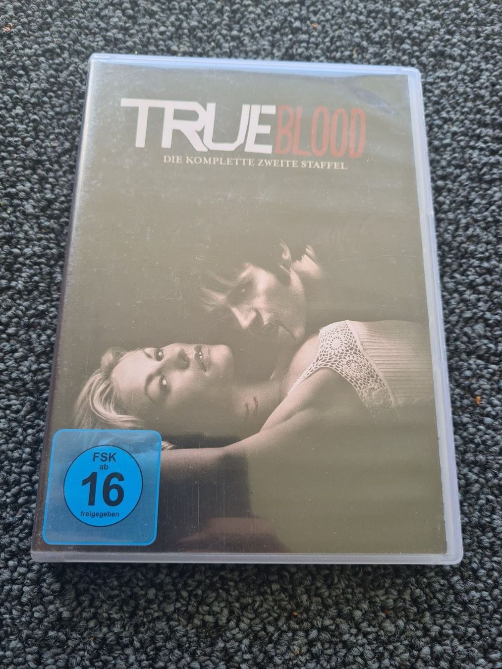 Alle DVDs: TRUE BLOOD STAFFEL 2 – Gebraucht aus Ruswil von jan_bxl5