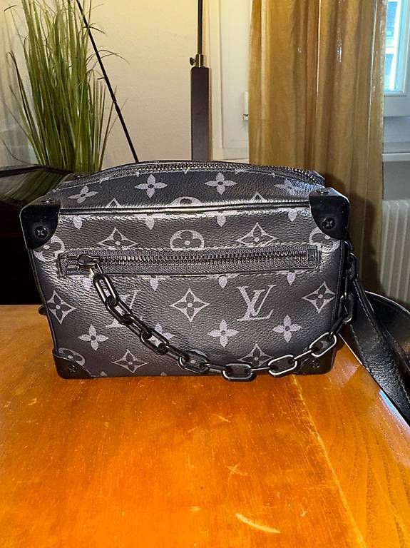 Taschen: Louis Vuitton Mini Soft Trunk – Gebraucht aus Genève von gae_5vrx 4