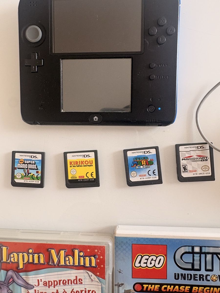 Nintendo Console: Nintendo 2ds + chargeur + 7 jeux – Usato da Dompierre FR venduto da PRiT_Madara 1