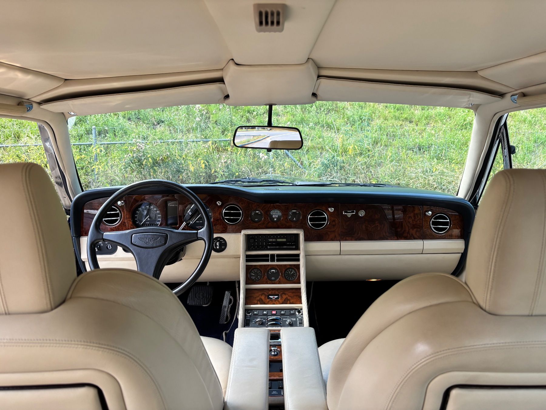 Bentley Autos: Bentley Turbo R LWB – Gebraucht aus Küssnacht am Rigi von Tupolew 6
