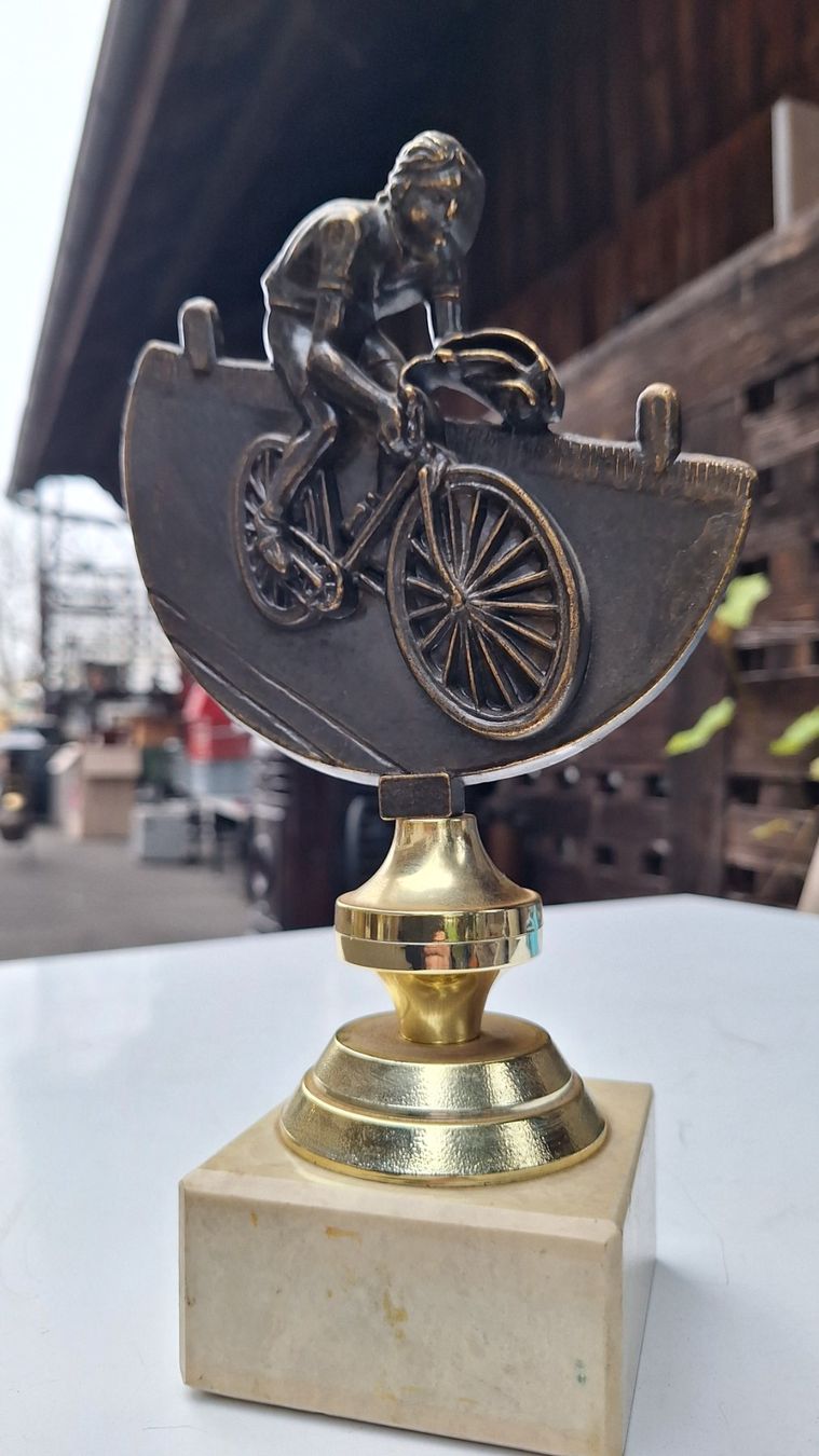 Autres collections & raretés: Velo Trophy, Radsport Trophäe, Vintage – D'occasion à Weinfelden par JoeBaer