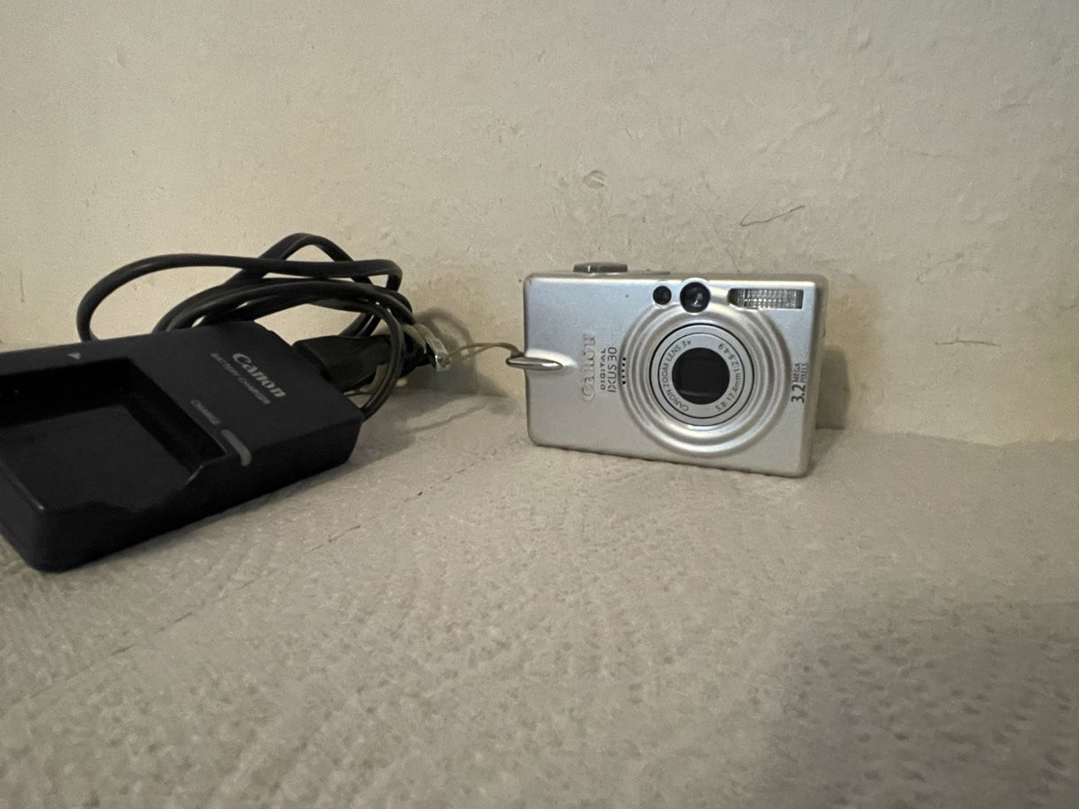 Canon Fotocamera: Canon IXUS 30 Digital Kamera – Usato da Zürich venduto da beli_30
