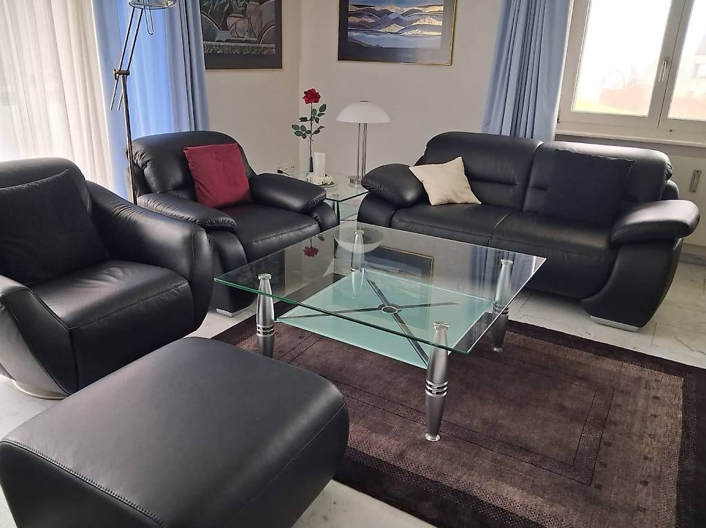 Tavoli: Wohnzimmer couch, höcker, tisch, teppich – Usato da Abtwil SG venduto da mausi2016