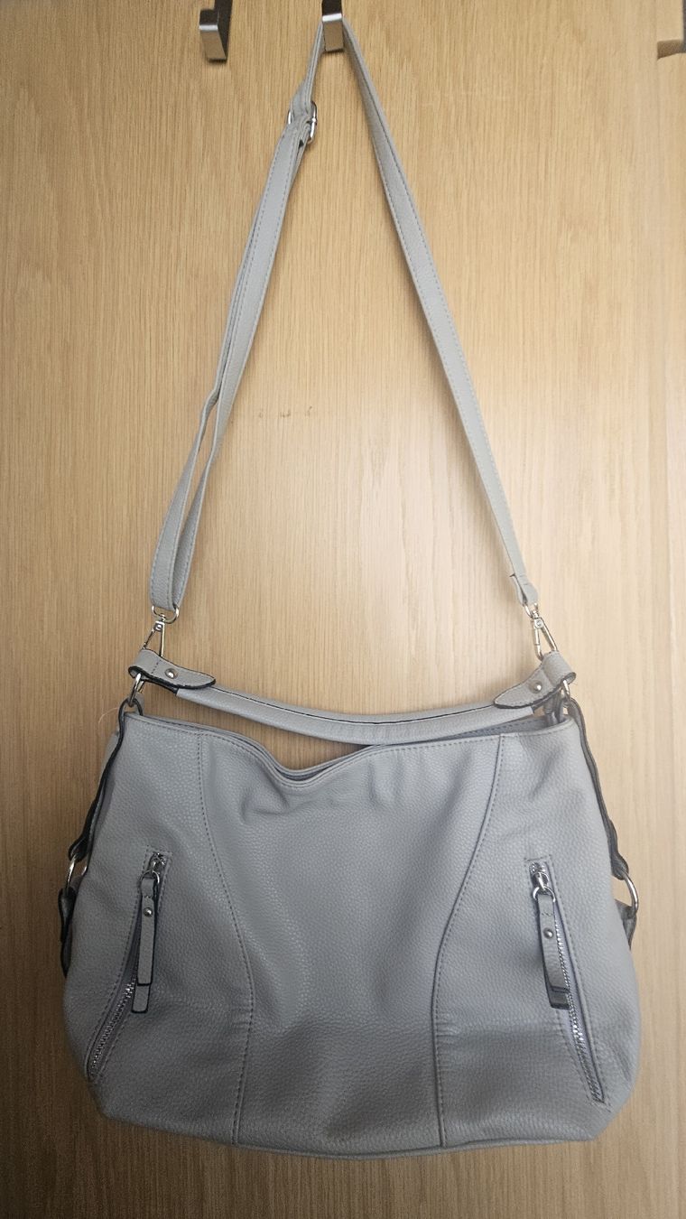 Sacs femmes: Damen Handtasche hellgrau, Kunstleder – Neuf (Voir description) à Arbon par Flyaway8