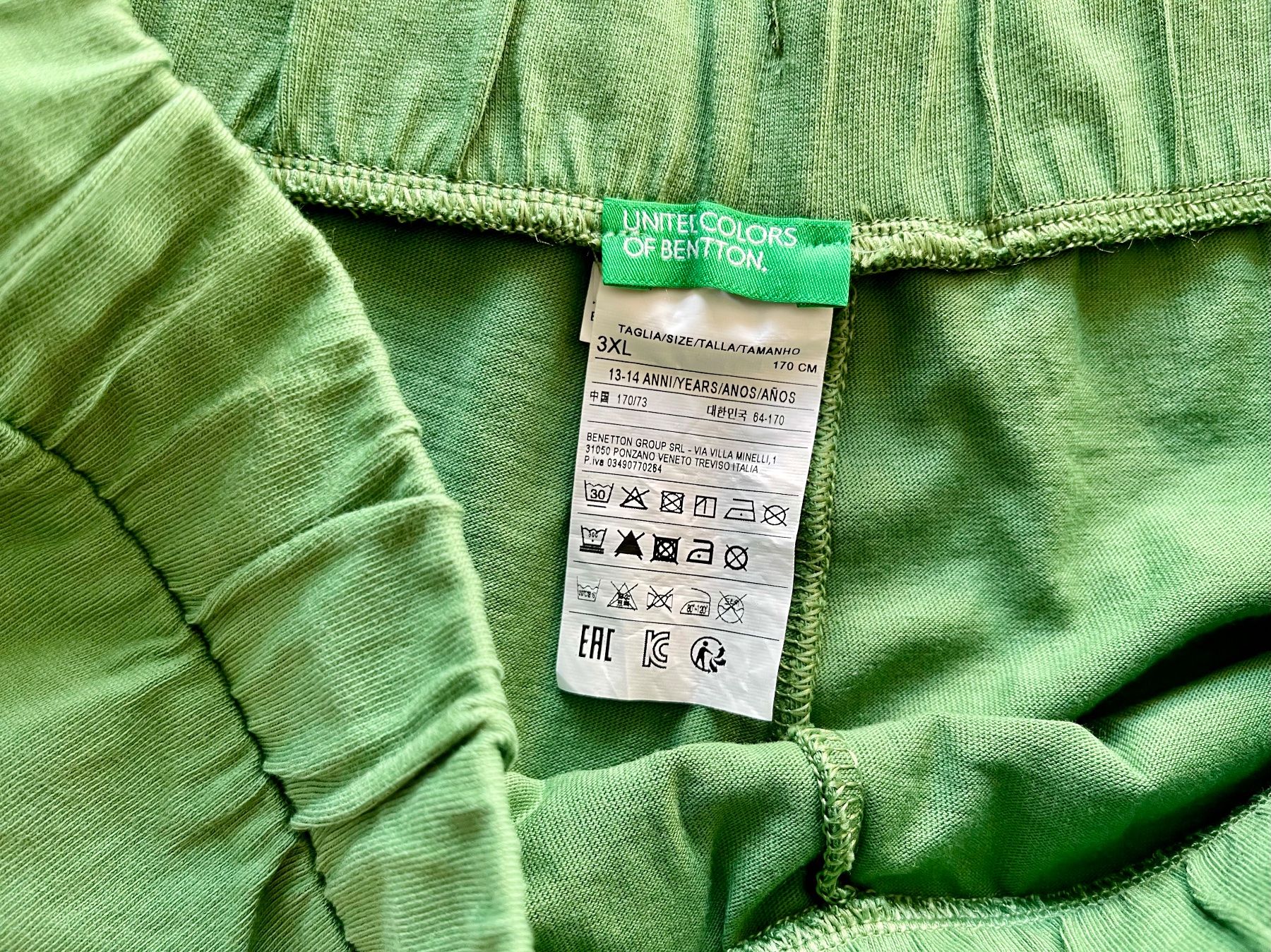 Benetton Pantaloni: NEU: schöne Benetton Shorts Gr. 170 – Usato da Buchrain venduto da Sunny026 2