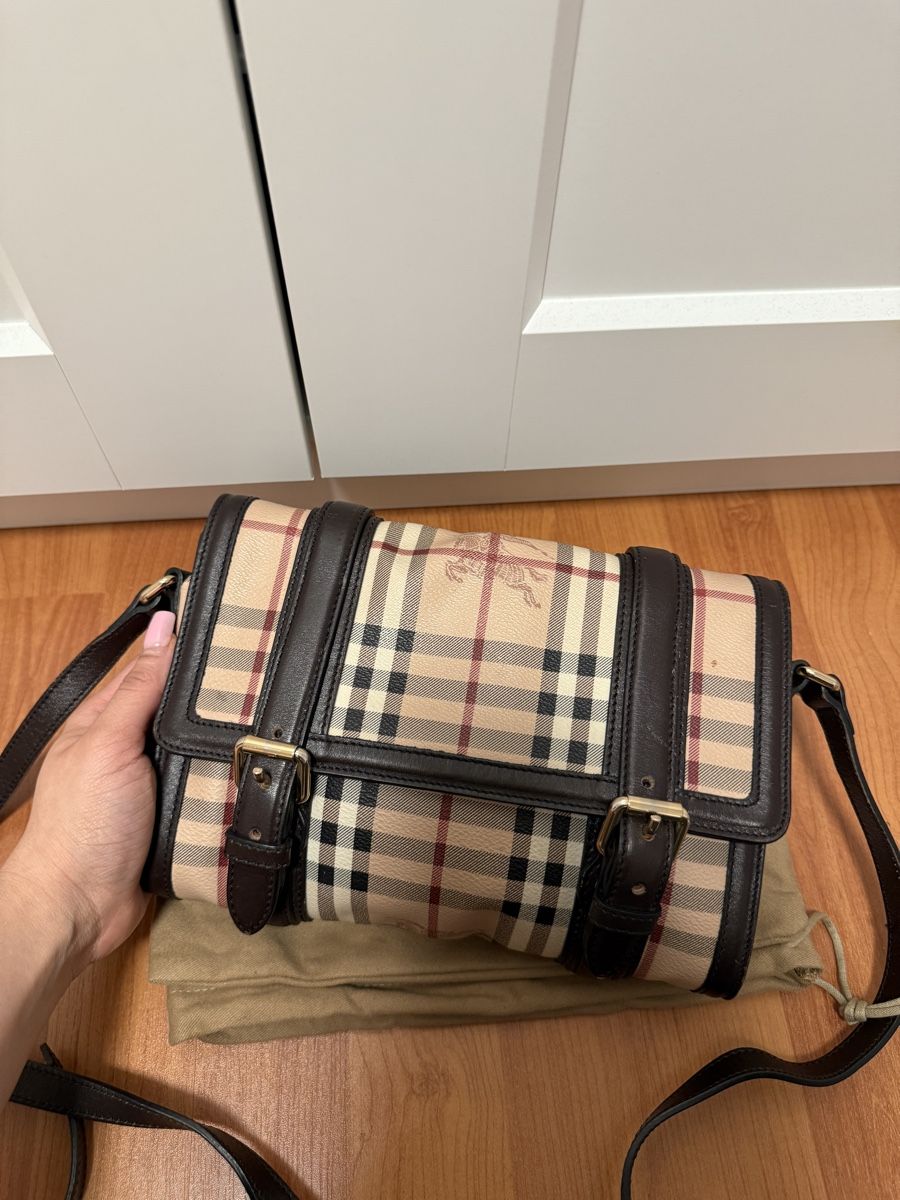 Burberry Borse da donna: Burberry Schultertasche ab 1.- ! – Usato da Lohn-Ammannsegg venduto da aemu12