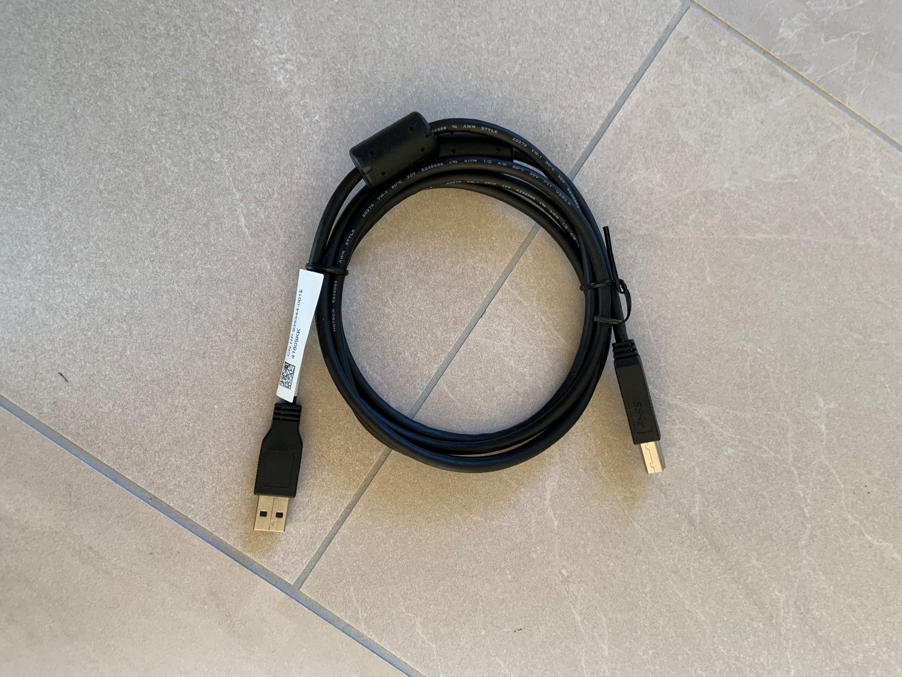Hewlett Packard Kabel: HP 935544-001 USB Datenkabel – Neu (gemäss Beschreibung) aus Giswil von Pingu109