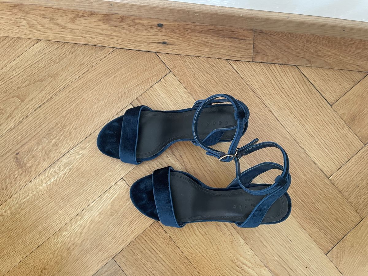 Sandro Scarpe da donna: Sandales Sandro bleues en velours, taille 39 – Usato da Lausanne venduto da generation 1