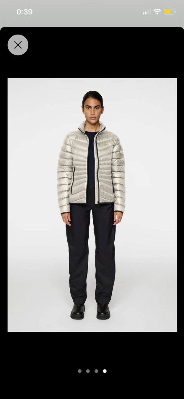 Lindeberg Giacche: J.LINDEBERG Damen Lara Light Down Jacket Gr. M – Nuovo (secondo la descrizione) da Herrliberg venduto da spunggi 3
