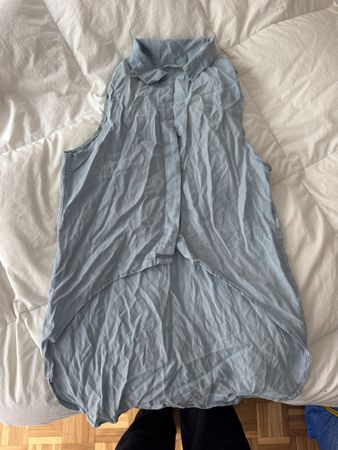 Brandy Melville chemise sans manches bleu clair taille U