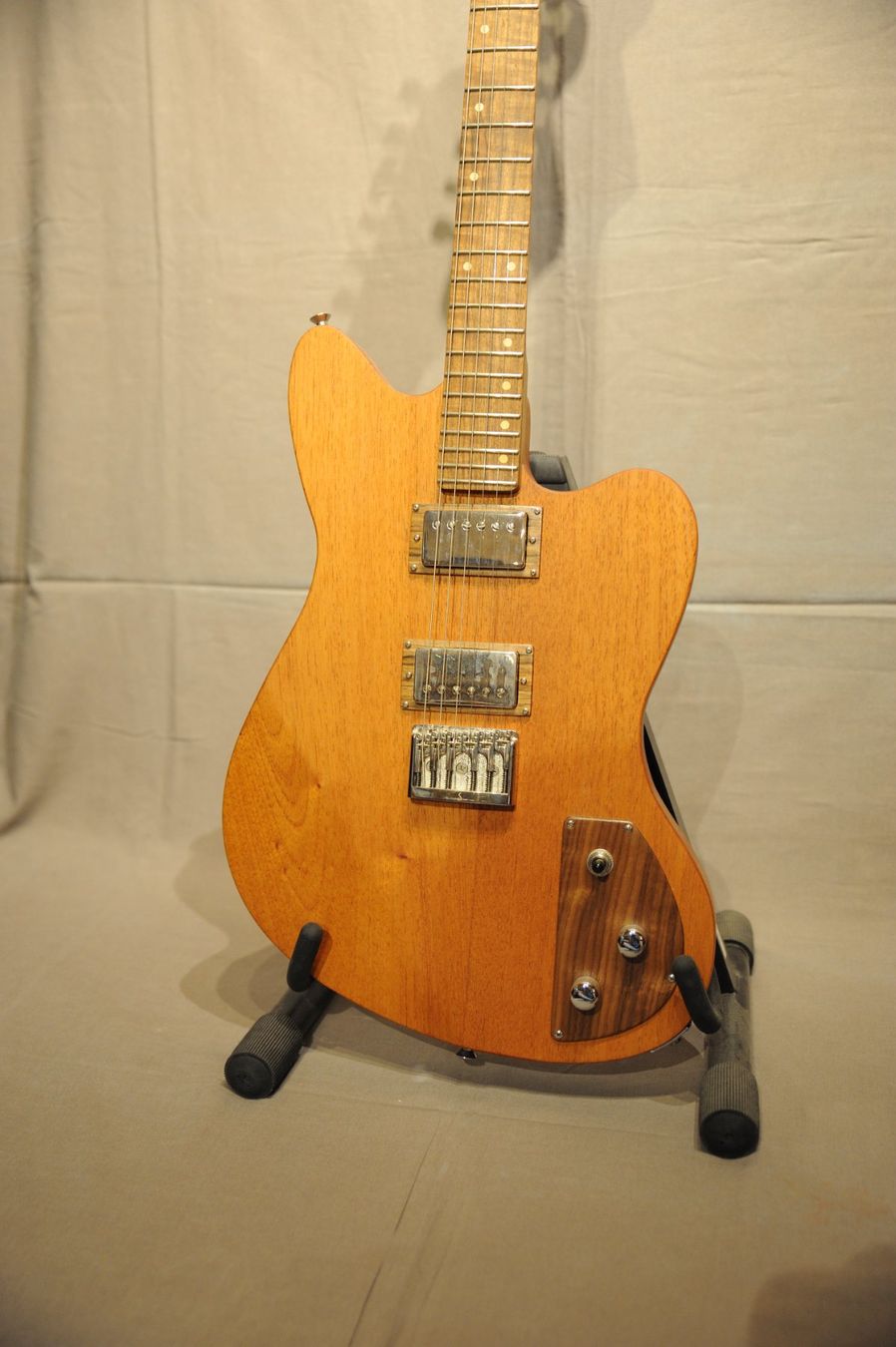 Strumenti musicali: Handgemachte J-Style Gitarre – Usato da Utzenstorf venduto da stoeffu77 1