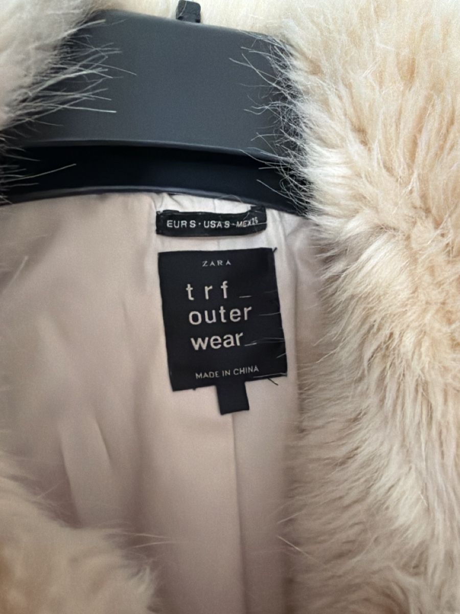 Zara Giacche: Flauschige Zara Jacke Grösse S – Nuovo (secondo la descrizione) da Luzern venduto da Lalinja 1